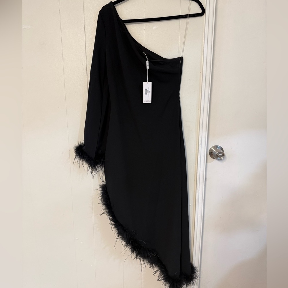 Petal & Pup Dame One Shoulder Midi Dress - Picture 5 of 9